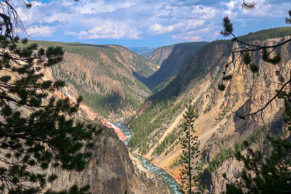 yellowstone river grand canyon of the yellowstone national park itinerary guide beginners